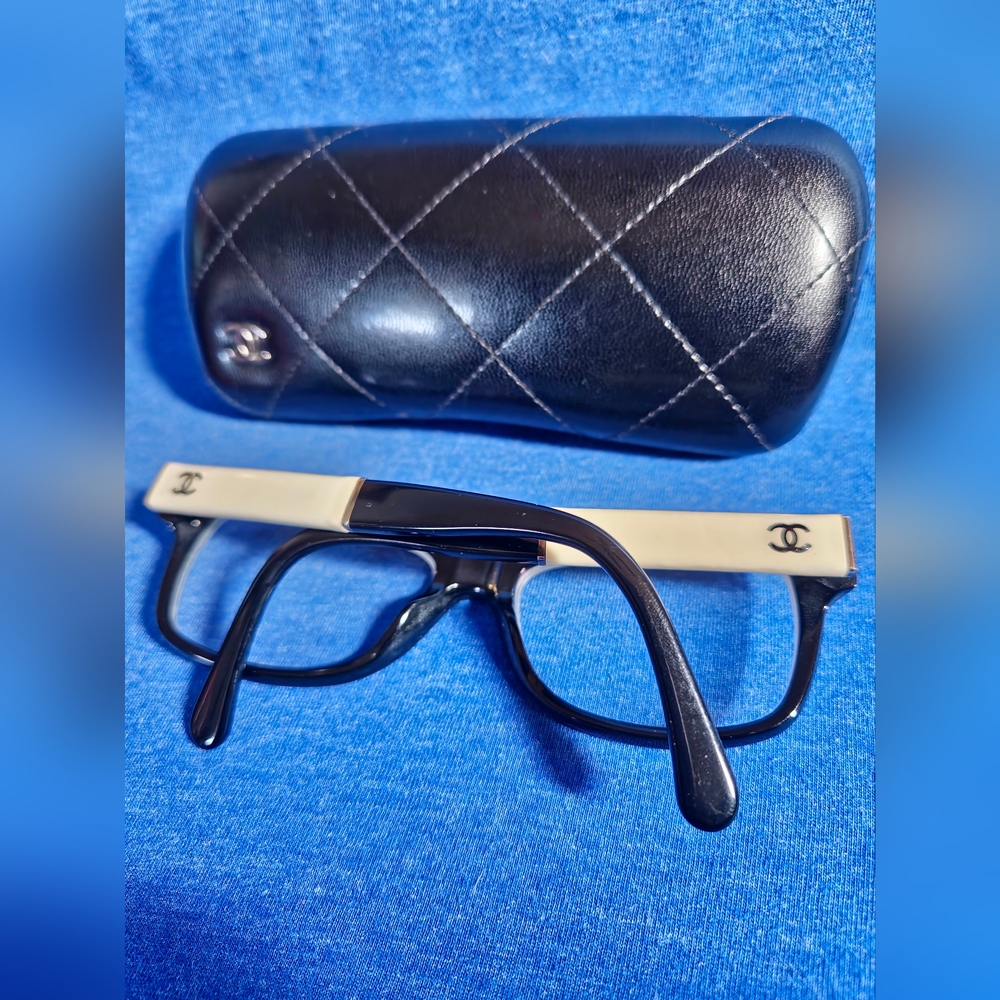 CHANEL glasses in black and cream W Quilted Lambskin Black Leather Case VINTAGE - Picture 6 of 16